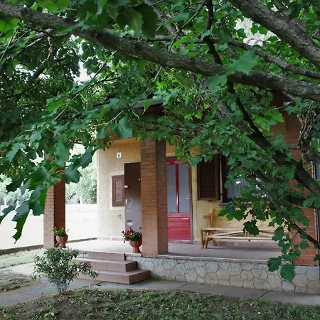 Karasz Vendeghaziko Country house